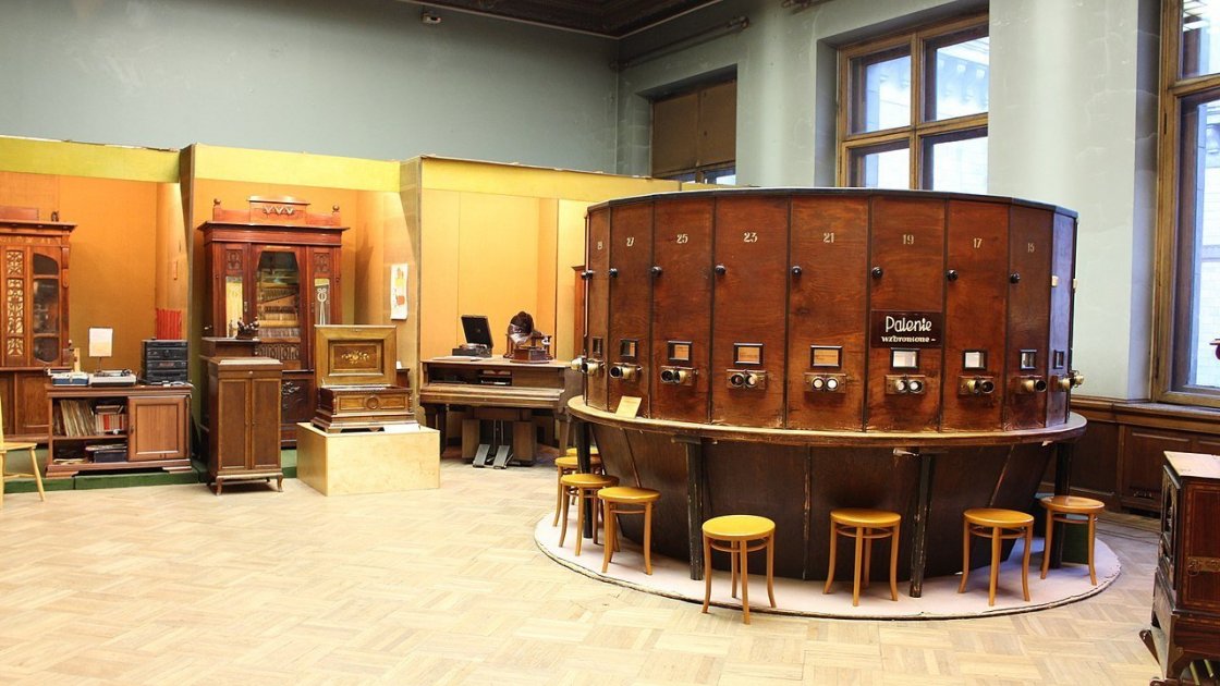 Інтер'єр Фотопластикону у Варшаві