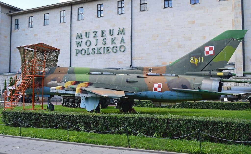 Виставка військової техніки у Музеї польської армії